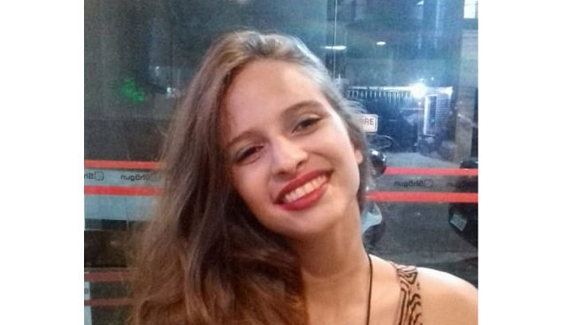 Débora Dantas, de 19 anos, sofreu escalpelamento após acidente com kart no Recife (Foto: Acervo pessoal) Débora Dantas, de 19 anos, sofreu escalpelamento após acidente com kart no Recife (Foto: Acervo pessoal)