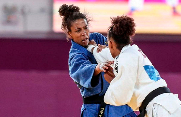 Rafaela Silva, de azul, conquistou o ouro que faltava (Foto: Wander Roberto | COB) Rafaela Silva, de azul, conquistou o ouro que faltava (Foto: Wander Roberto | COB)