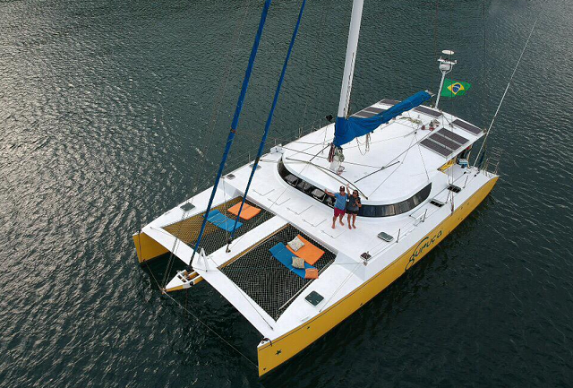 Catamarã alvo da ação de 'piratas' em Maraú (Foto: Divulgação) Catamarã alvo da ação de 'piratas' em Maraú (Foto: Divulgação)