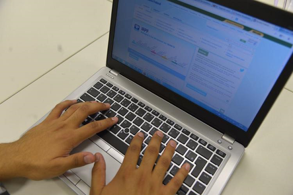 Ao todo, serão desembolsados R$ 4,99 bilhões do lote deste ano (Foto: Agência Brasil | Foto: Marcello Casal Jr. | Agência Brasil) Ao todo, serão desembolsados R$ 4,99 bilhões do lote deste ano (Foto: Agência Brasil | Foto: Marcello Casal Jr. | Agência Brasil)