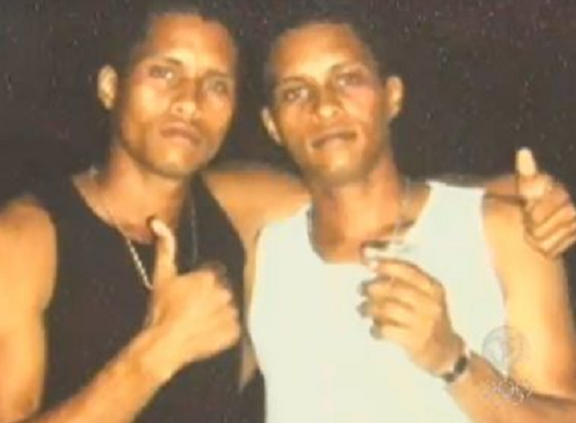 Irmãos foram espancados por terem dado um abraço; um não resistiu (Foto: Reprodução) Irmãos foram espancados por terem dado um abraço; um não resistiu (Foto: Reprodução)