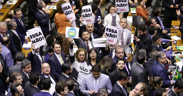 A maioria dos deputados baianos votou de maneira favorável ao texto-base da Reforma da Previdência (Foto: Reprodução)