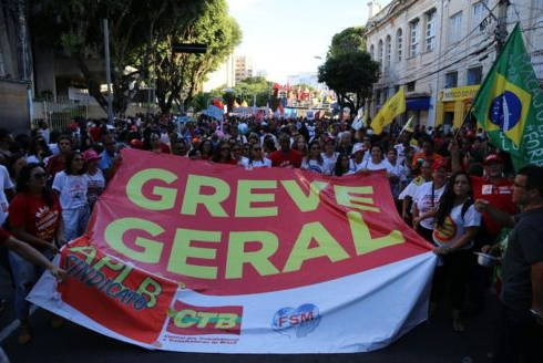 Greve Geral contra a reforma da Previdência organizada pelas centrais sindicais, movimentos sociais e frentes em todo o país (Foto: Reprodução) Greve Geral contra a reforma da Previdência organizada pelas centrais sindicais, movimentos sociais e frentes em todo o país (Foto: Reprodução)